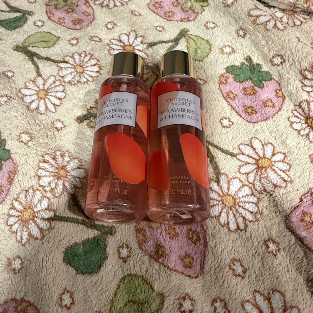 Victoria's Secret Strawberries & Champagne Body Wash - Pink and Gold